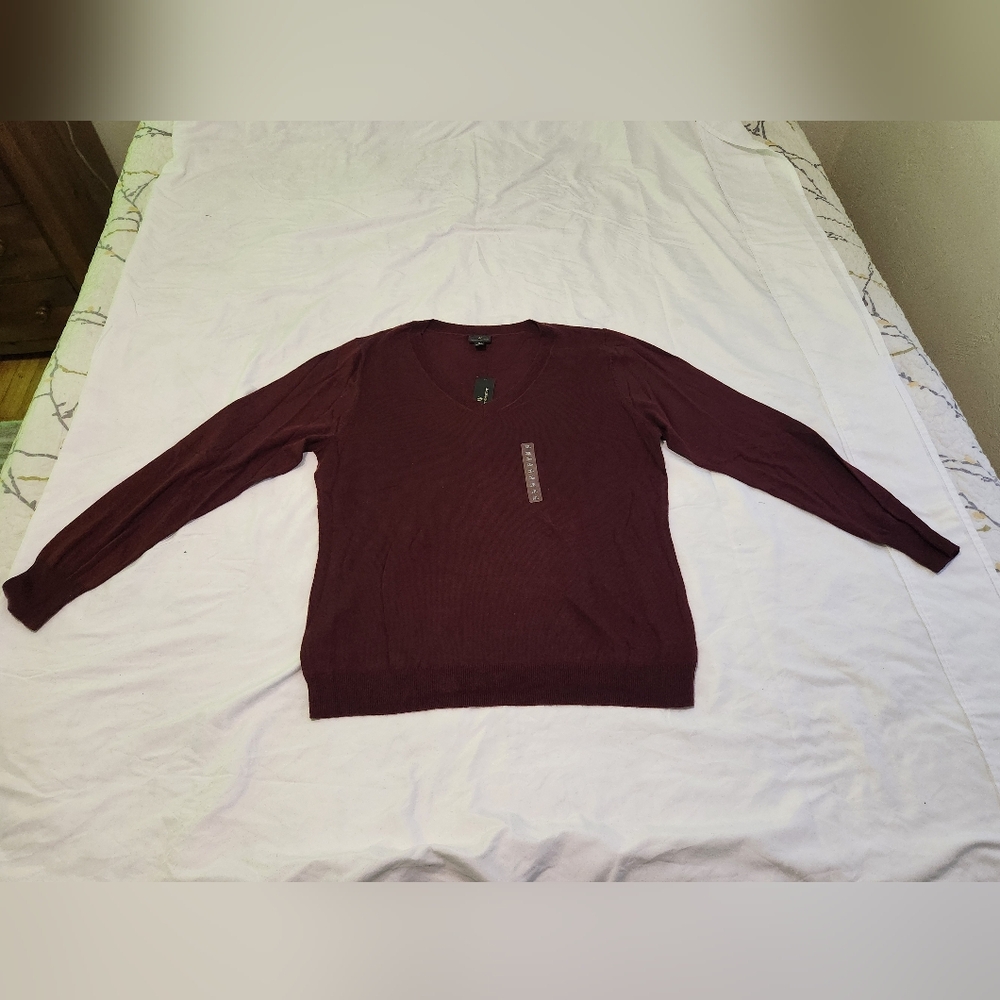 Worthington V-neck Burgundy Sweater - Size XL